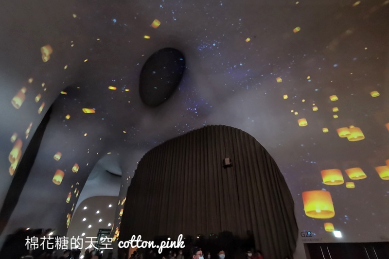 歌劇院也可以看天燈、看煙火～光影秀新春特別版只剩兩周！ - 棉花糖的天空