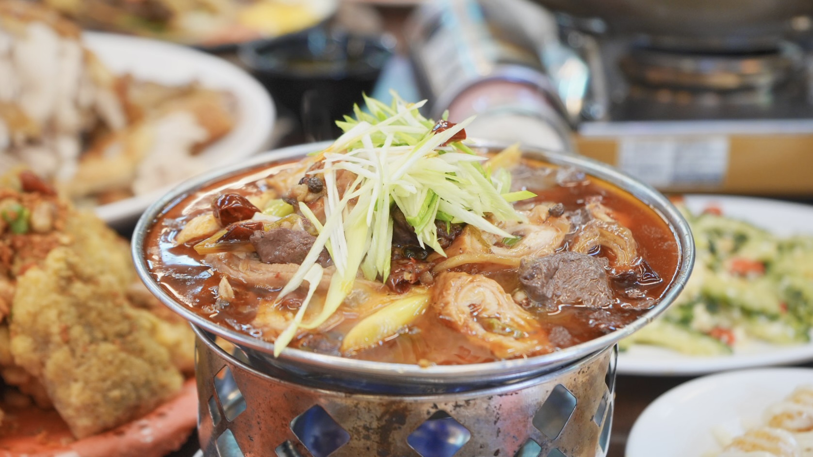 宜蘭百匯窯烤雞！米其林名廚評選十大好食～龍眼木窯烤秒殺招牌雞，平價桌菜多樣選擇