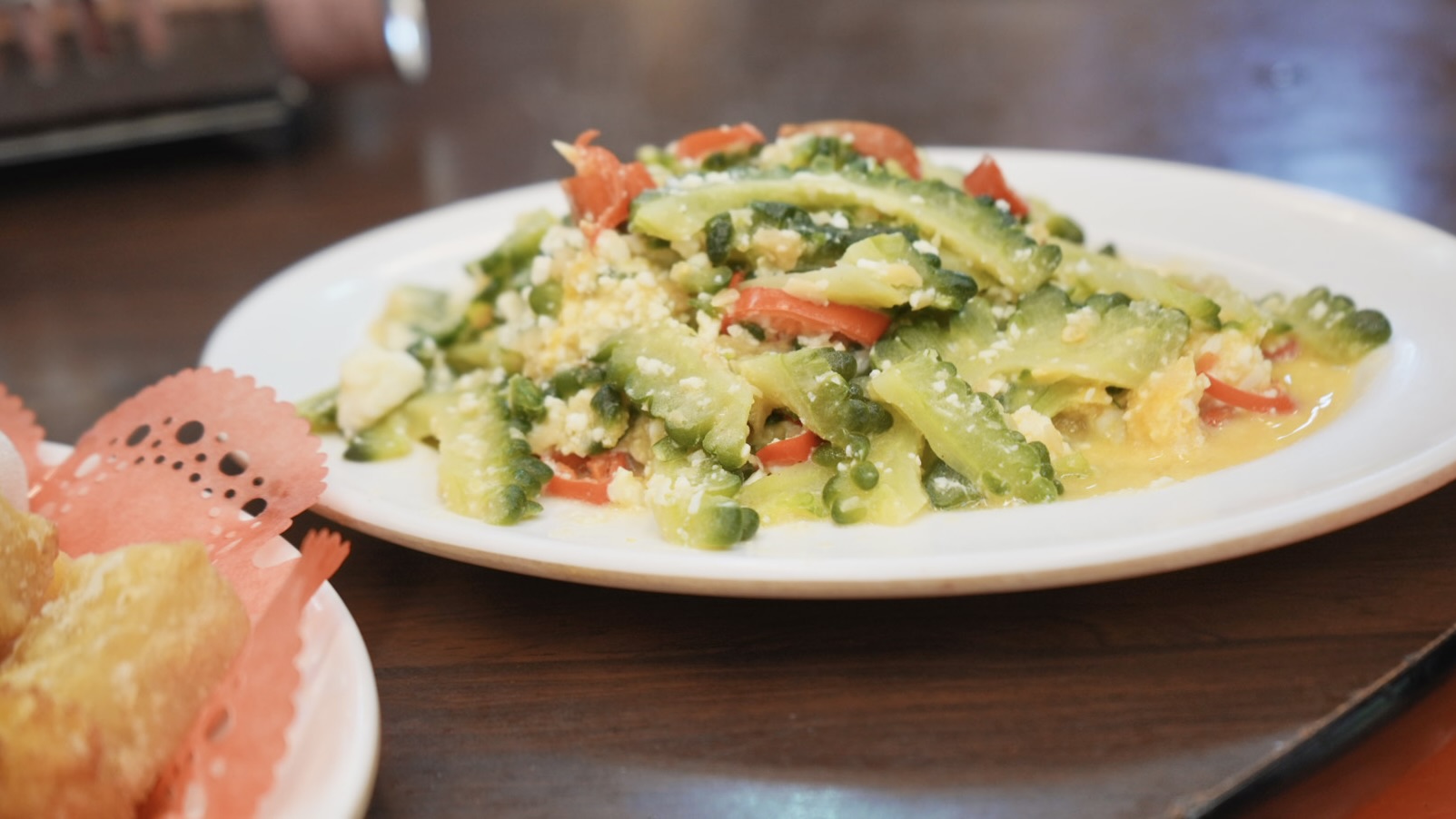 宜蘭百匯窯烤雞！米其林名廚評選十大好食～龍眼木窯烤秒殺招牌雞，平價桌菜多樣選擇