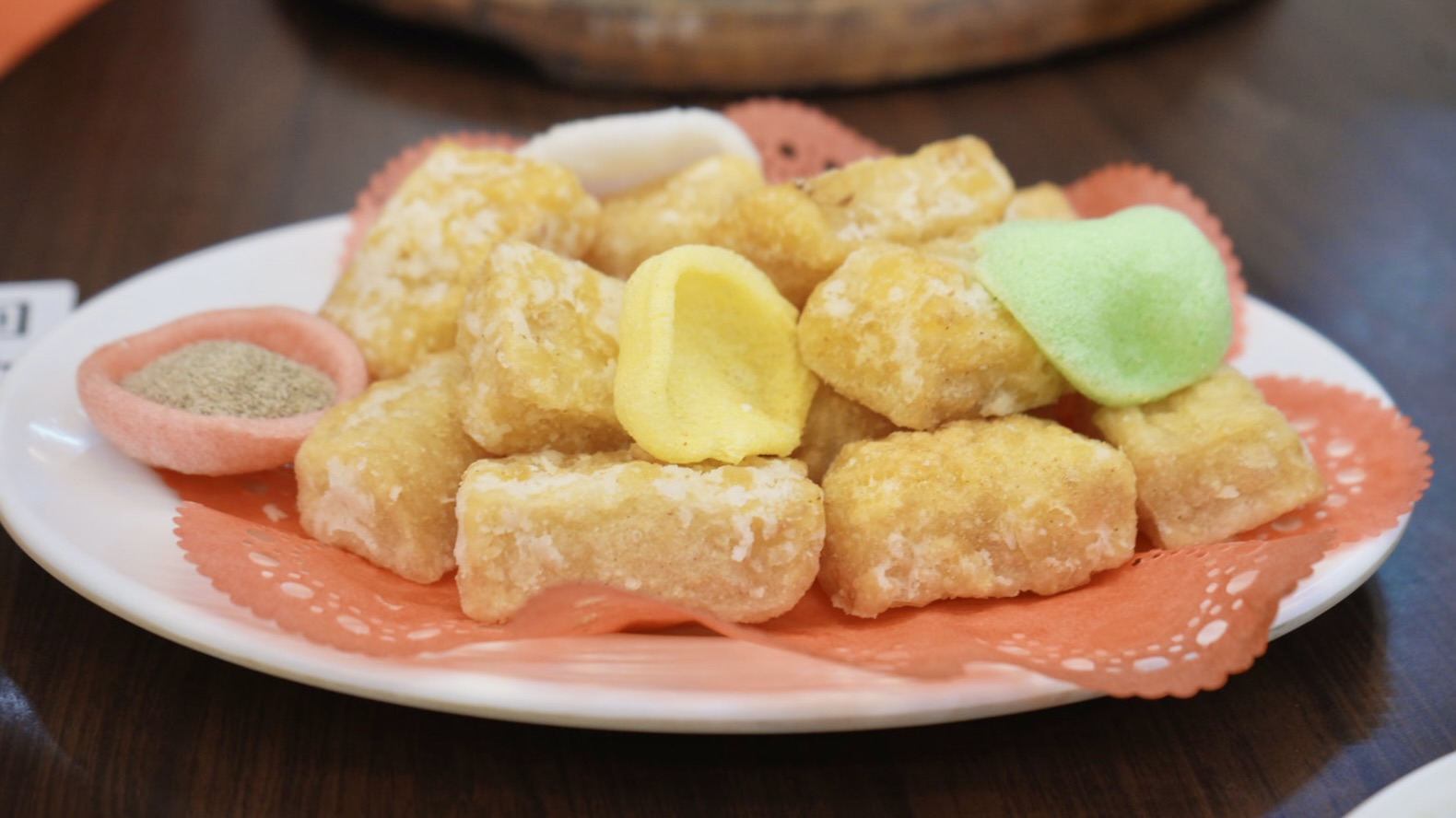 宜蘭百匯窯烤雞！米其林名廚評選十大好食～龍眼木窯烤秒殺招牌雞，平價桌菜多樣選擇