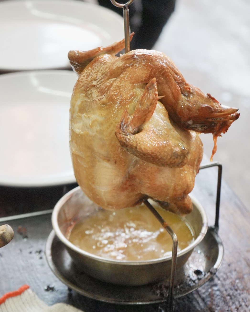 宜蘭百匯窯烤雞！米其林名廚評選十大好食～龍眼木窯烤秒殺招牌雞，平價桌菜多樣選擇