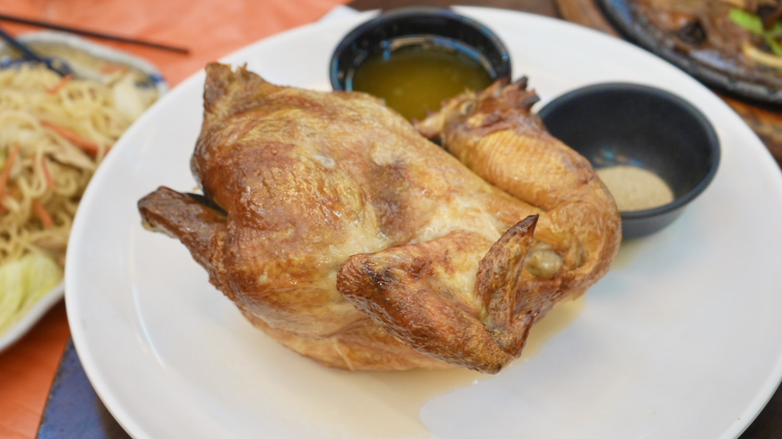 宜蘭百匯窯烤雞！米其林名廚評選十大好食～龍眼木窯烤秒殺招牌雞，平價桌菜多樣選擇