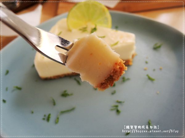 蛋糕 (2).JPG 蛋糕 (2).JPG