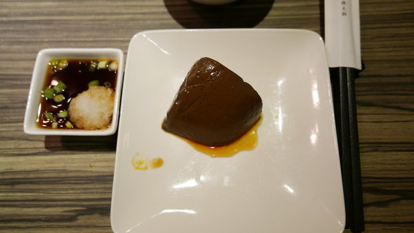 麻神麻辣火鍋:【台北市麻辣火鍋推薦】位於台北市南京東路的麻神麻辣火鍋~香而不辣、入口即化~呼朋引伴或是倆倆相望的火鍋新食代!噹噹媽火力全開大推薦!