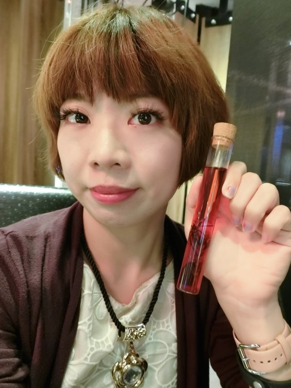 麻神麻辣火鍋:【台北市麻辣火鍋推薦】位於台北市南京東路的麻神麻辣火鍋~香而不辣、入口即化~呼朋引伴或是倆倆相望的火鍋新食代!噹噹媽火力全開大推薦!