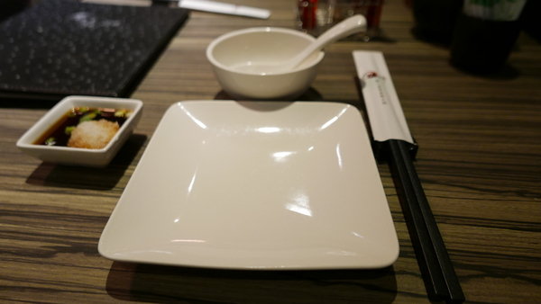 麻神麻辣火鍋:【台北市麻辣火鍋推薦】位於台北市南京東路的麻神麻辣火鍋~香而不辣、入口即化~呼朋引伴或是倆倆相望的火鍋新食代!噹噹媽火力全開大推薦!