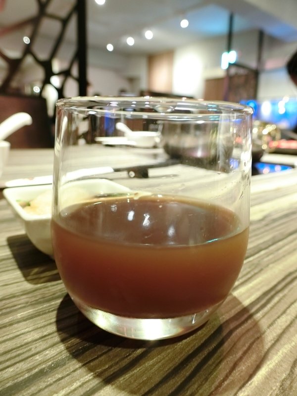 麻神麻辣火鍋:【台北市麻辣火鍋推薦】位於台北市南京東路的麻神麻辣火鍋~香而不辣、入口即化~呼朋引伴或是倆倆相望的火鍋新食代!噹噹媽火力全開大推薦!