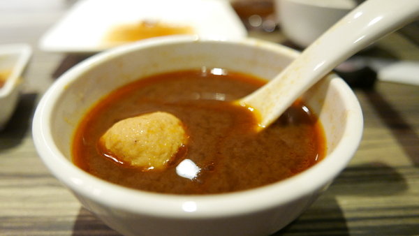 麻神麻辣火鍋:【台北市麻辣火鍋推薦】位於台北市南京東路的麻神麻辣火鍋~香而不辣、入口即化~呼朋引伴或是倆倆相望的火鍋新食代!噹噹媽火力全開大推薦!