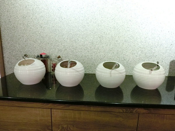 麻神麻辣火鍋:【台北市麻辣火鍋推薦】位於台北市南京東路的麻神麻辣火鍋~香而不辣、入口即化~呼朋引伴或是倆倆相望的火鍋新食代!噹噹媽火力全開大推薦!