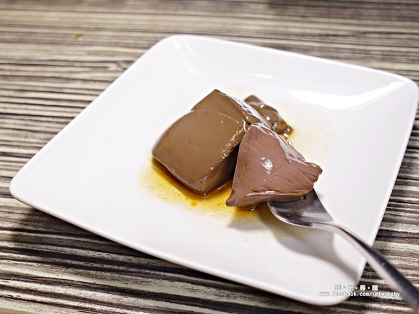 麻神麻辣火鍋：麻神麻辣鍋 費時熬煮的麻辣湯底涮入各種頂級食材 銷魂香麻滋味令人垂涎！台北宵夜/麻辣火鍋/捷運南京三民站/台北松山鍋物