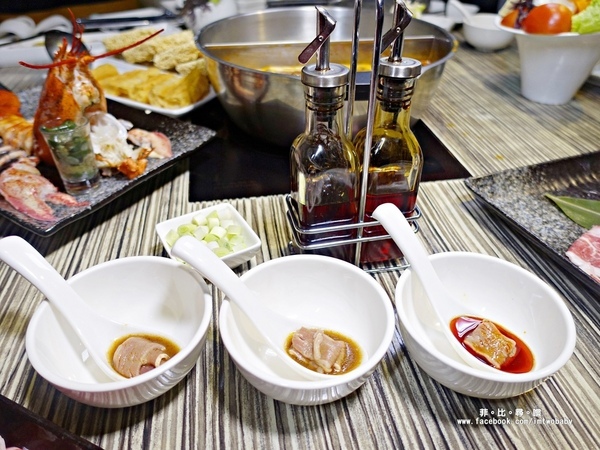 麻神麻辣火鍋：麻神麻辣鍋 費時熬煮的麻辣湯底涮入各種頂級食材 銷魂香麻滋味令人垂涎！台北宵夜/麻辣火鍋/捷運南京三民站/台北松山鍋物