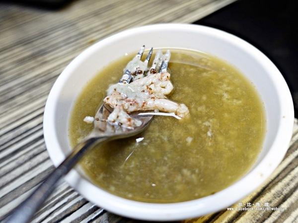 麻神麻辣火鍋：麻神麻辣鍋 費時熬煮的麻辣湯底涮入各種頂級食材 銷魂香麻滋味令人垂涎！台北宵夜/麻辣火鍋/捷運南京三民站/台北松山鍋物