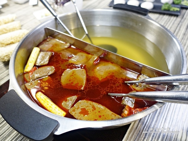 麻神麻辣火鍋：麻神麻辣鍋 費時熬煮的麻辣湯底涮入各種頂級食材 銷魂香麻滋味令人垂涎！台北宵夜/麻辣火鍋/捷運南京三民站/台北松山鍋物