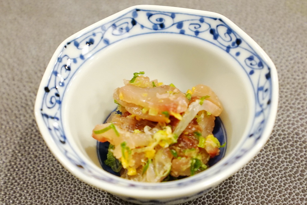 台中美食。十秋 旬、割烹--隱身巷弄中--慢慢的餵飽你--豐富中帶點小店的風格