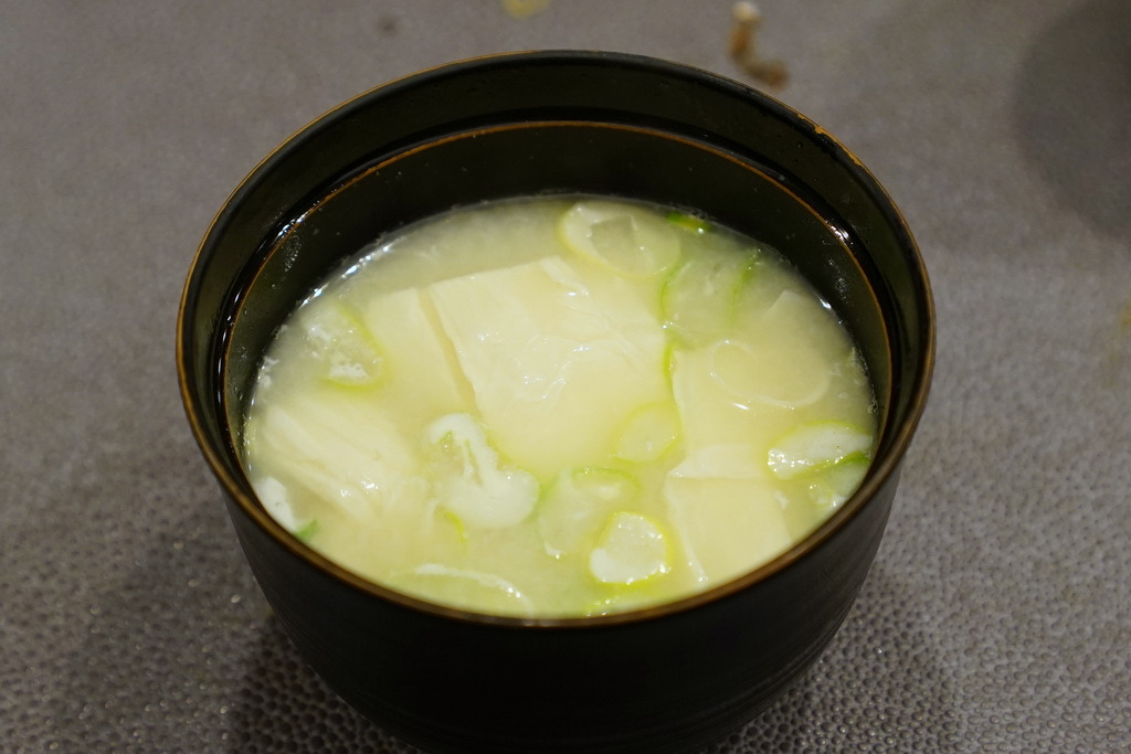 台中美食。十秋 旬、割烹--隱身巷弄中--慢慢的餵飽你--豐富中帶點小店的風格