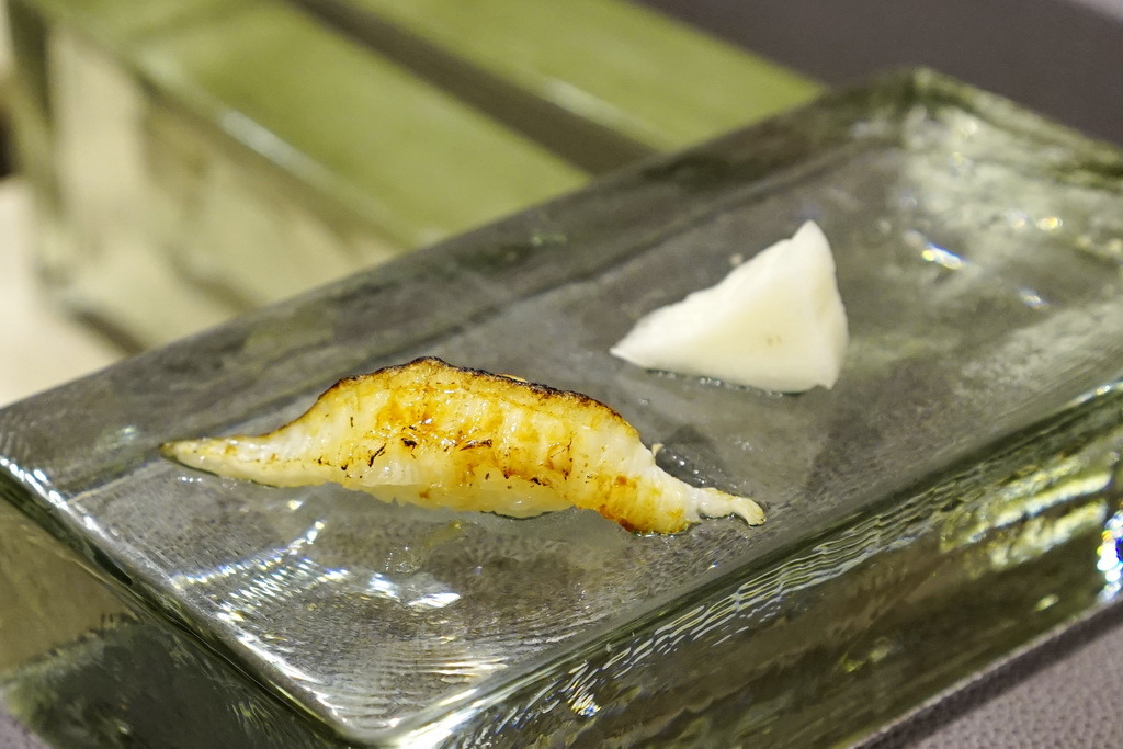 台中美食。十秋 旬、割烹--隱身巷弄中--慢慢的餵飽你--豐富中帶點小店的風格