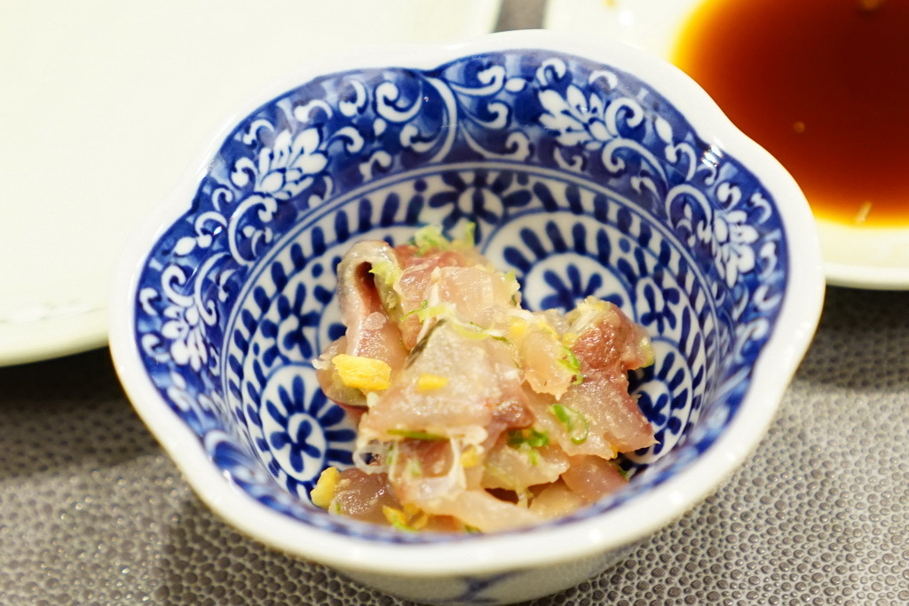 台中美食。十秋 旬、割烹--隱身巷弄中--慢慢的餵飽你--豐富中帶點小店的風格