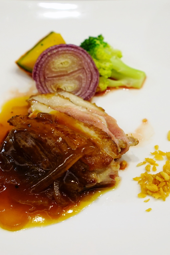 台中美食。十秋 旬、割烹--隱身巷弄中--慢慢的餵飽你--豐富中帶點小店的風格