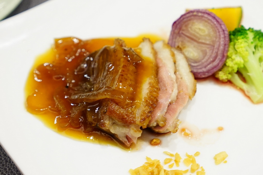 台中美食。十秋 旬、割烹--隱身巷弄中--慢慢的餵飽你--豐富中帶點小店的風格