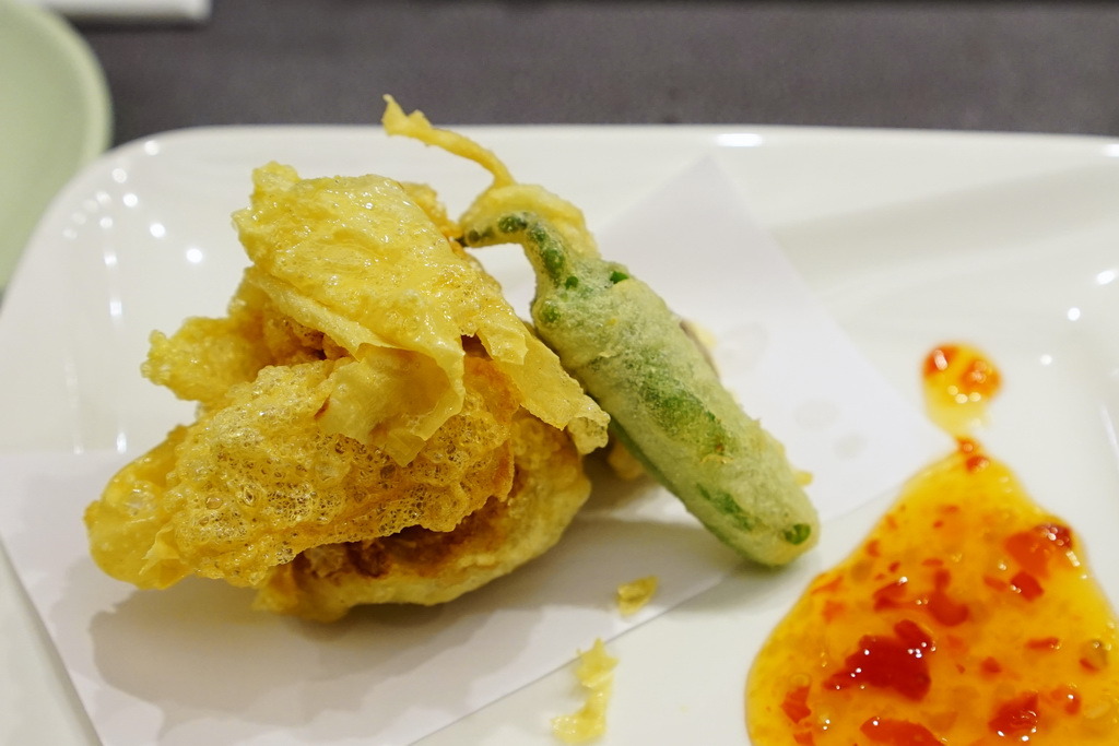 台中美食。十秋 旬、割烹--隱身巷弄中--慢慢的餵飽你--豐富中帶點小店的風格