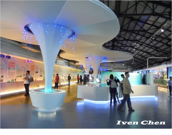 北門遊客中心：《台南景點》2016.12.31台南之旅->北門水晶教堂-> 高跟鞋教堂