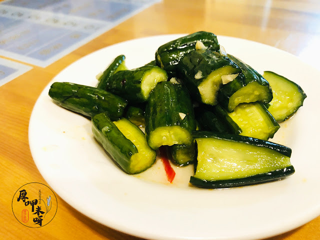 【厚呷米呀│台北萬華】海天香餃 在地超過20年好吃特色水餃老店/正宗㊣很多人吃這家長大的/除了水餃之外雲吞撈麵也好吃必點/另售冷凍水餃多款特色口味 近捷運藍線龍山寺站1、2號出口-鄰近龍山寺