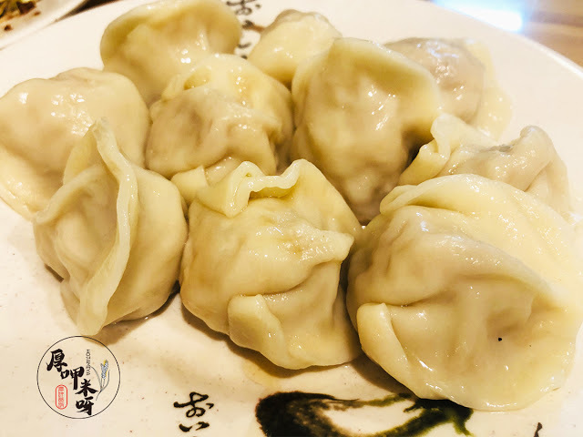 【厚呷米呀│台北萬華】海天香餃 在地超過20年好吃特色水餃老店/正宗㊣很多人吃這家長大的/除了水餃之外雲吞撈麵也好吃必點/另售冷凍水餃多款特色口味 近捷運藍線龍山寺站1、2號出口-鄰近龍山寺