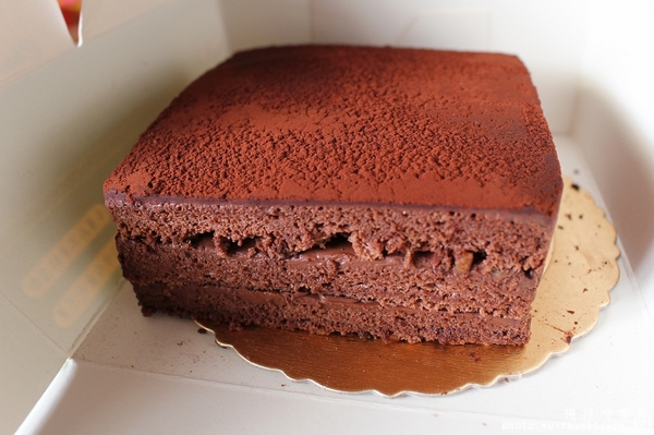 奈瑪生巧克力蛋糕：奈瑪生巧克力蛋糕✪不甜不膩好吃~103.10.15