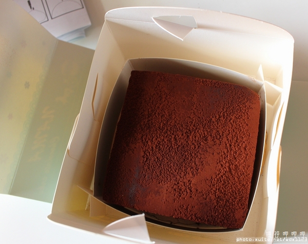 奈瑪生巧克力蛋糕：奈瑪生巧克力蛋糕✪不甜不膩好吃~103.10.15