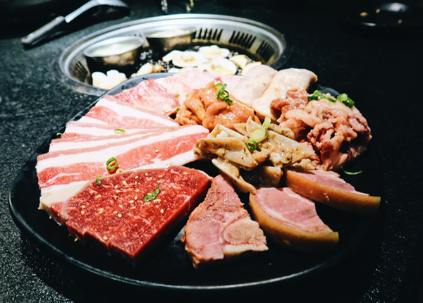 [台北大安區] 美食提案 X 瓦崎燒烤火鍋 敦南店∥天使紅蝦牛舌Prime等級牛肉吃到飽啤酒喝到飽/東區火烤兩吃吃到飽 ∥