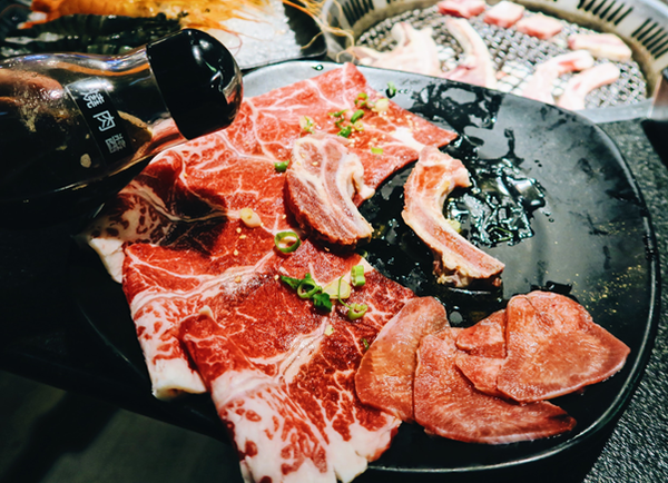 [台北大安區] 美食提案 X 瓦崎燒烤火鍋 敦南店∥天使紅蝦牛舌Prime等級牛肉吃到飽啤酒喝到飽/東區火烤兩吃吃到飽 ∥