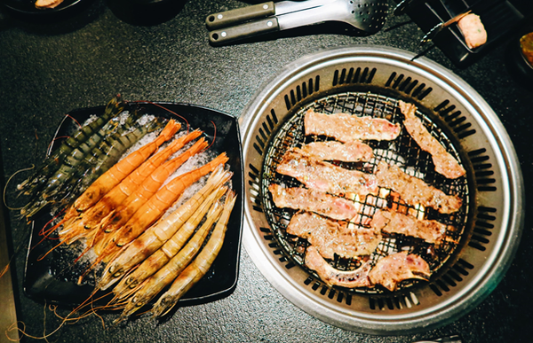 [台北大安區] 美食提案 X 瓦崎燒烤火鍋 敦南店∥天使紅蝦牛舌Prime等級牛肉吃到飽啤酒喝到飽/東區火烤兩吃吃到飽 ∥