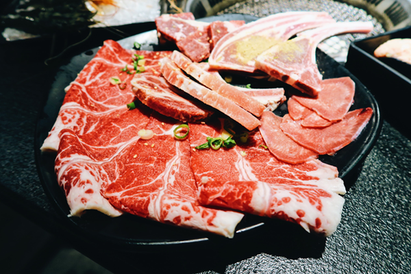 [台北大安區] 美食提案 X 瓦崎燒烤火鍋 敦南店∥天使紅蝦牛舌Prime等級牛肉吃到飽啤酒喝到飽/東區火烤兩吃吃到飽 ∥