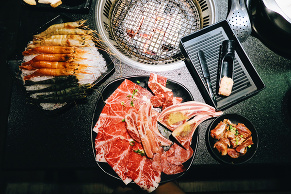 [台北大安區] 美食提案 X 瓦崎燒烤火鍋 敦南店∥天使紅蝦牛舌Prime等級牛肉吃到飽啤酒喝到飽/東區火烤兩吃吃到飽 ∥