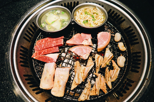 [台北大安區] 美食提案 X 瓦崎燒烤火鍋 敦南店∥天使紅蝦牛舌Prime等級牛肉吃到飽啤酒喝到飽/東區火烤兩吃吃到飽 ∥