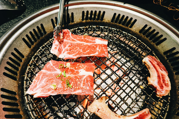 [台北大安區] 美食提案 X 瓦崎燒烤火鍋 敦南店∥天使紅蝦牛舌Prime等級牛肉吃到飽啤酒喝到飽/東區火烤兩吃吃到飽 ∥