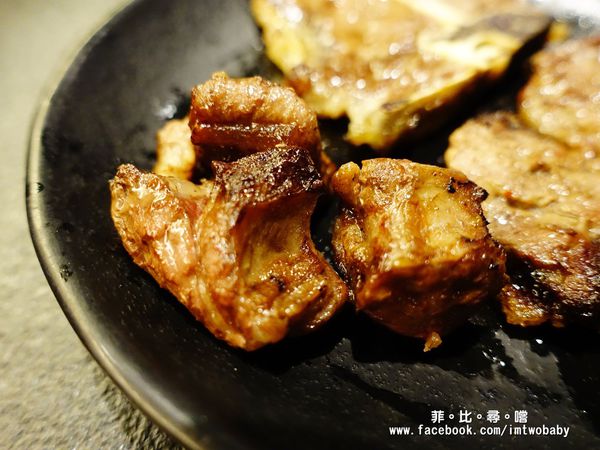 瓦崎燒烤火鍋(敦南店)：【捷運美食】瓦崎燒烤火鍋-敦南店 精緻單點吃到飽 頂級Prime無骨牛小排/松阪豬/肥美生蠔/蝦子軍團/哈根達斯/台啤無限供應！東區燒烤火鍋