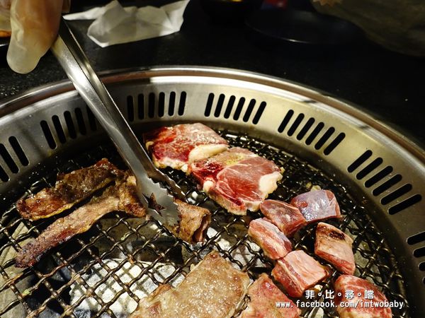 瓦崎燒烤火鍋(敦南店)：【捷運美食】瓦崎燒烤火鍋-敦南店 精緻單點吃到飽 頂級Prime無骨牛小排/松阪豬/肥美生蠔/蝦子軍團/哈根達斯/台啤無限供應！東區燒烤火鍋