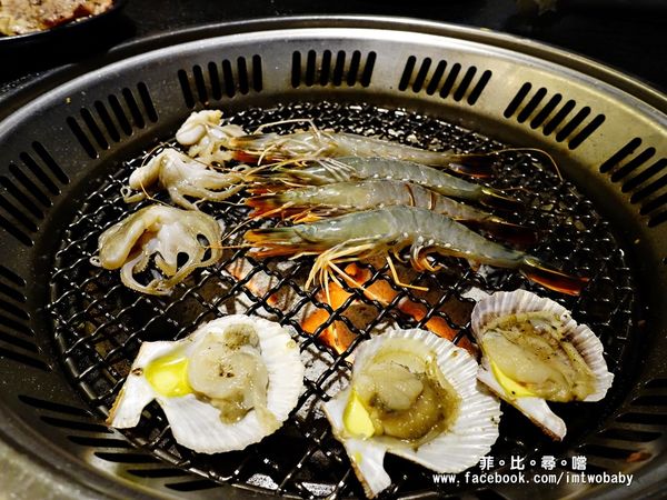 瓦崎燒烤火鍋(敦南店)：【捷運美食】瓦崎燒烤火鍋-敦南店 精緻單點吃到飽 頂級Prime無骨牛小排/松阪豬/肥美生蠔/蝦子軍團/哈根達斯/台啤無限供應！東區燒烤火鍋