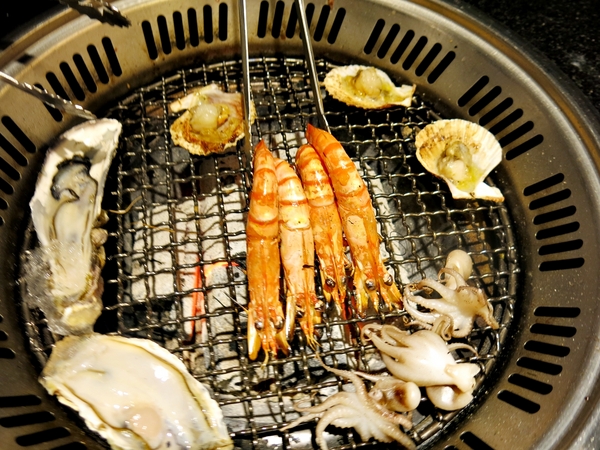 【捷運美食】瓦崎燒烤火鍋-敦南店~精緻單點/哈根達斯冰淇淋吃到飽/台灣啤酒無限暢飲/滿足饕客味蕾