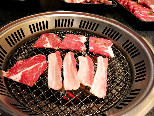 【捷運美食】瓦崎燒烤火鍋-敦南店~精緻單點/哈根達斯冰淇淋吃到飽/台灣啤酒無限暢飲/滿足饕客味蕾