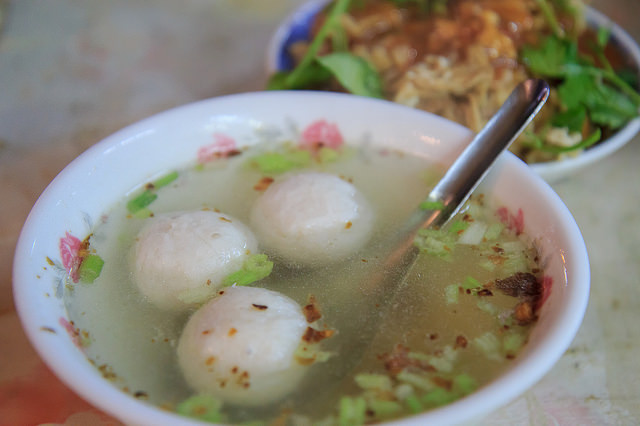 【宜蘭羅東在地美食】幽靈油飯 可怕唷~子時之後才出沒 羅東夜市銅板美食