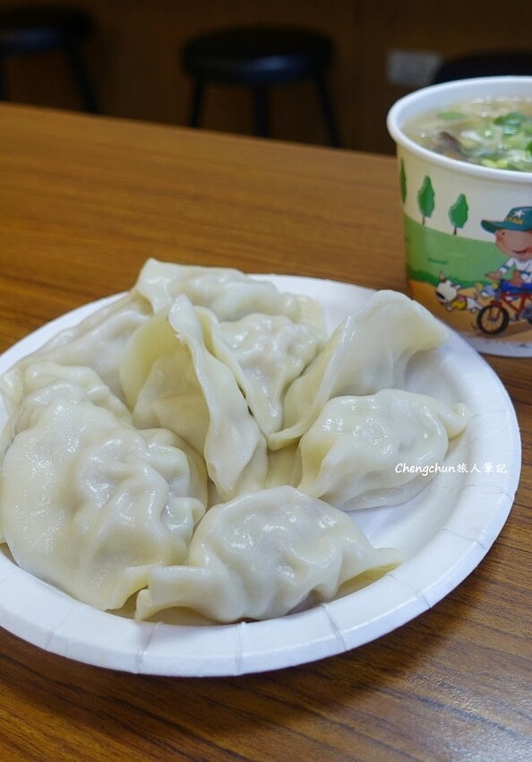 新北汐止老店【阿財鍋貼】高人氣排隊美食 !