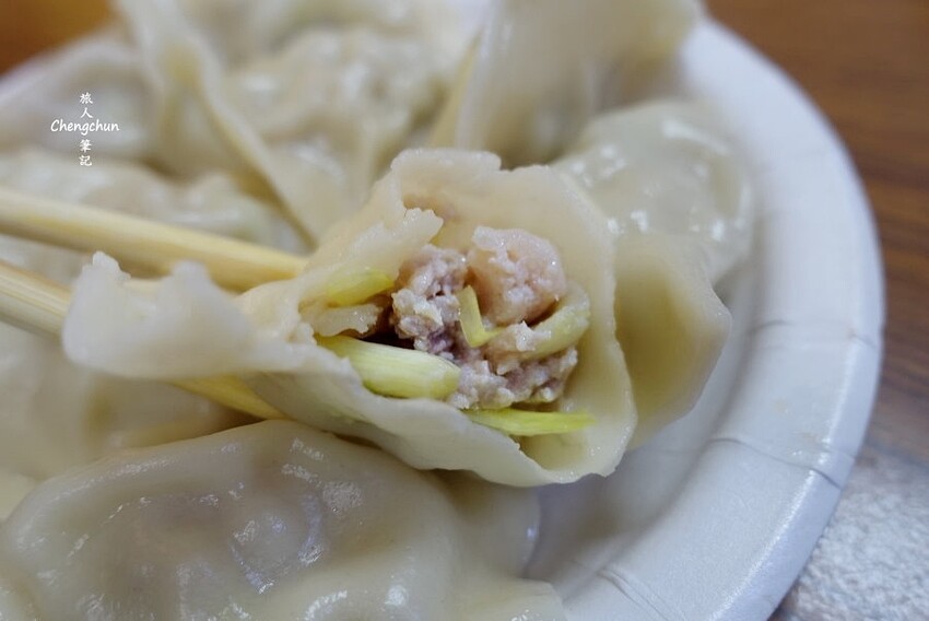 新北汐止老店【阿財鍋貼】高人氣排隊美食 !