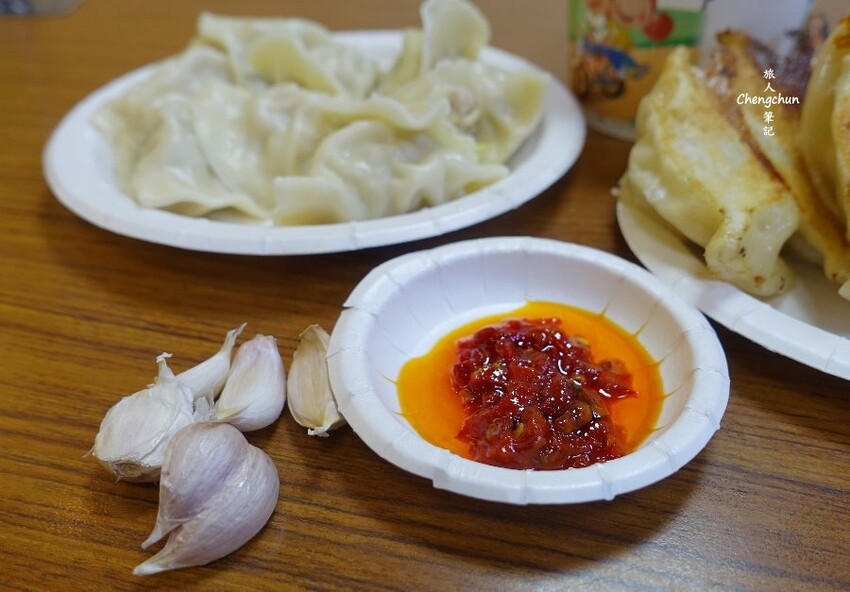 新北汐止老店【阿財鍋貼】高人氣排隊美食 !