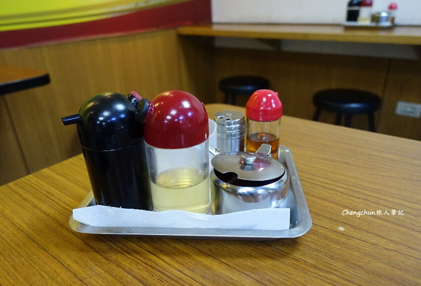 新北汐止老店【阿財鍋貼】高人氣排隊美食 !