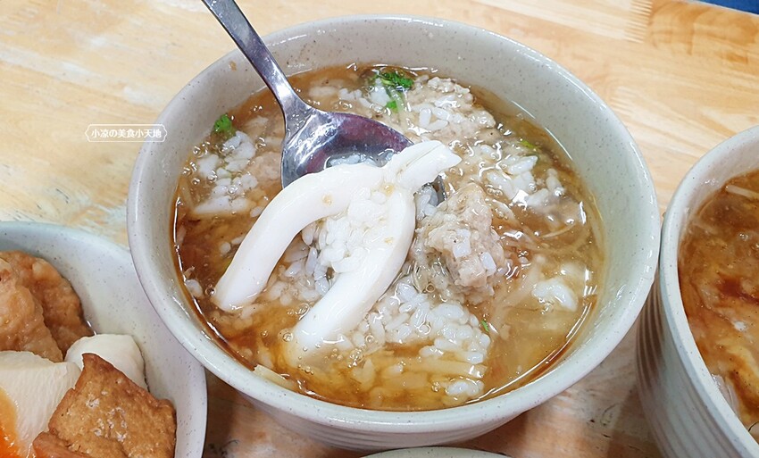 第五市場人氣小吃，林森路老店中場不休息，台北花枝肉羹、甜不辣，加辣更過癮！！！