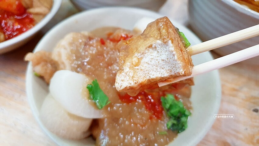 第五市場人氣小吃，林森路老店中場不休息，台北花枝肉羹、甜不辣，加辣更過癮！！！