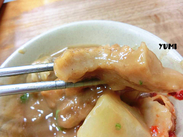 台北傳統小吃/台北甜不辣：【台中食記】林森路上隱藏的台北美食!台北甜不辣/台北花枝肉羹/九份芋圓@台北傳統小吃