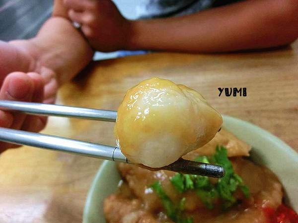 台北傳統小吃/台北甜不辣：【台中食記】林森路上隱藏的台北美食!台北甜不辣/台北花枝肉羹/九份芋圓@台北傳統小吃